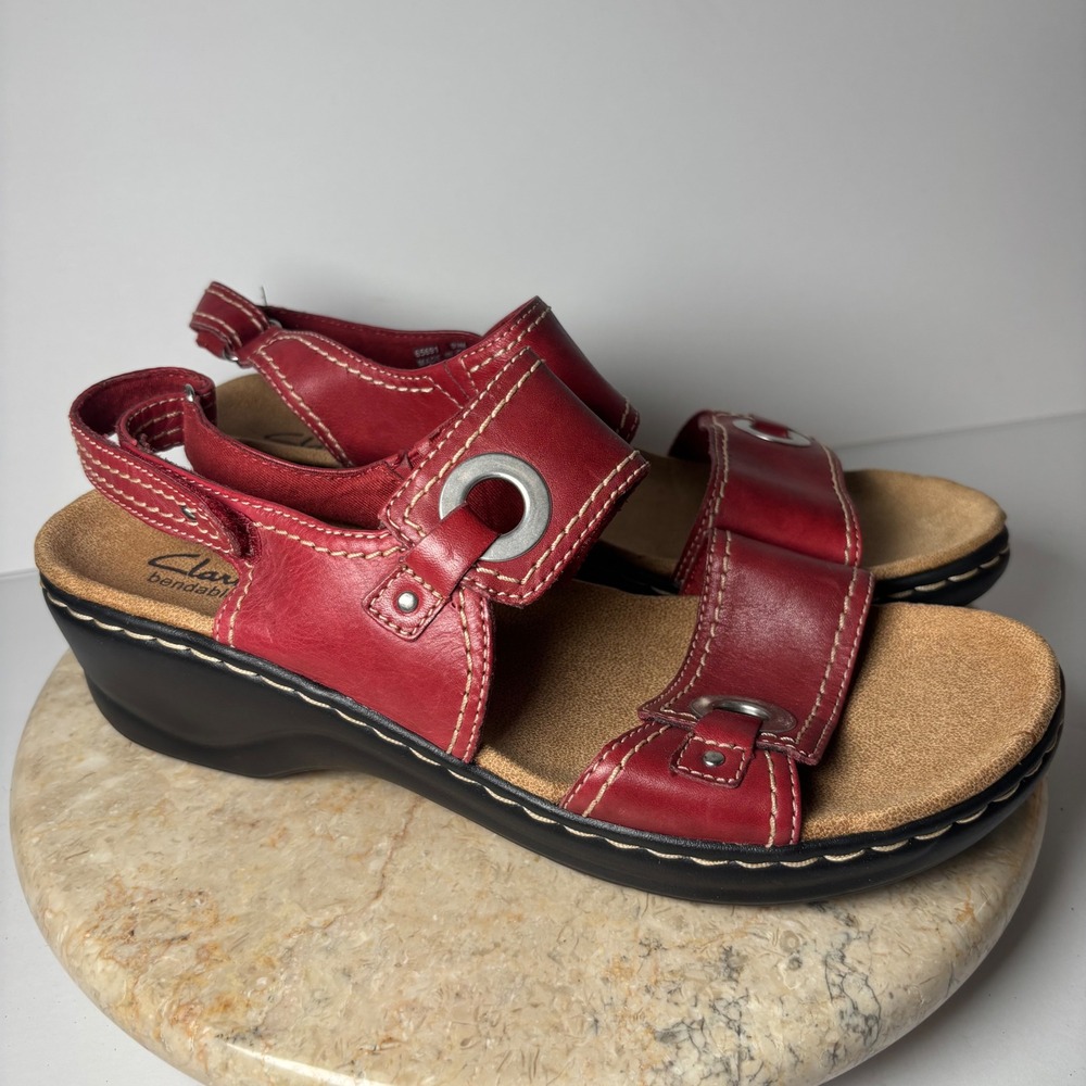 Clarks Lexi Wedge Sandals 9.5M Red‎ Leather Bendables Adjustable Slingback